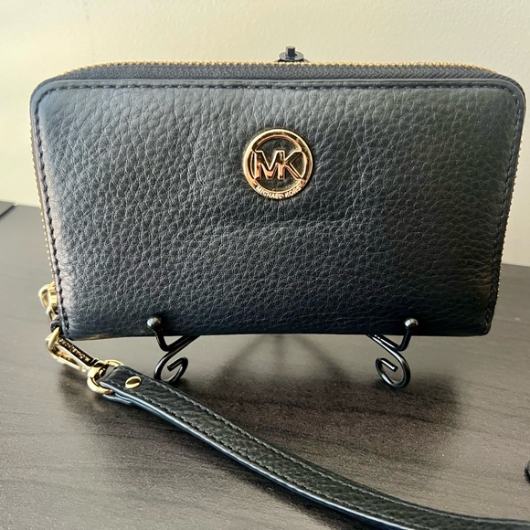 Michael Kors Handbags - Michael Kors Black Leather Wristlet with Gold Accents